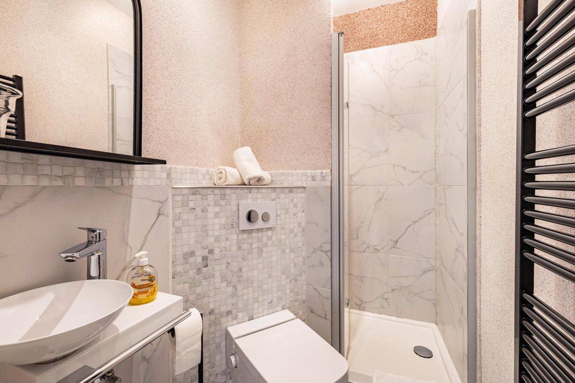 Serviced Apartments Xanthurus Швелм Екстериор снимка