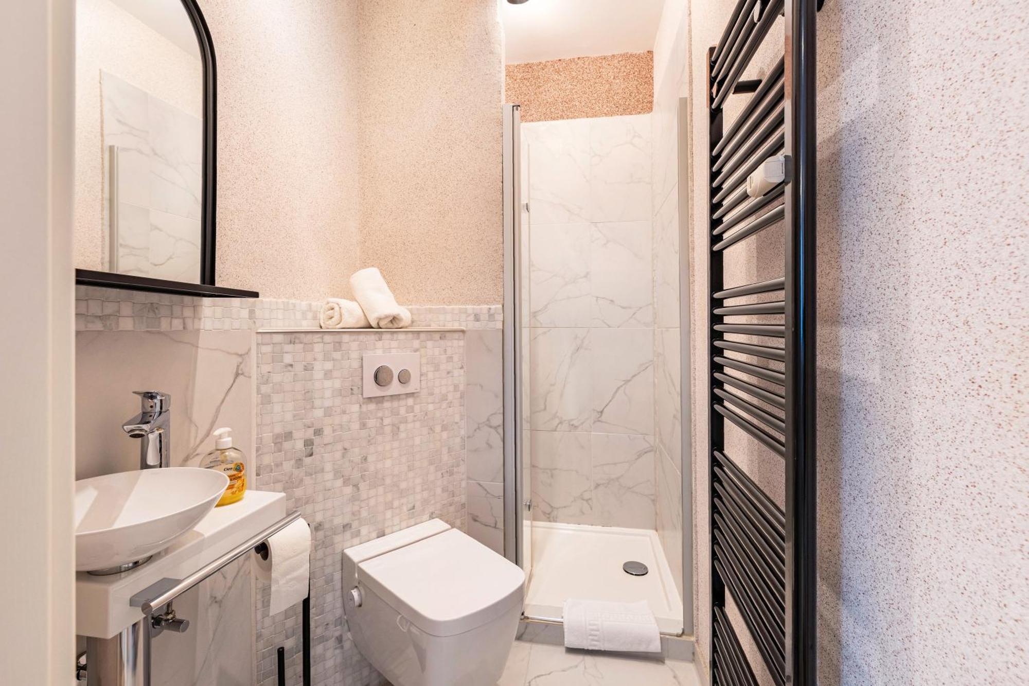Serviced Apartments Xanthurus Швелм Екстериор снимка