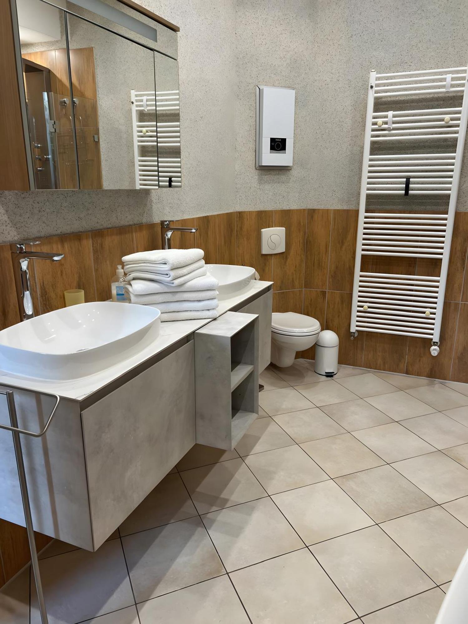 Serviced Apartments Xanthurus Швелм Екстериор снимка